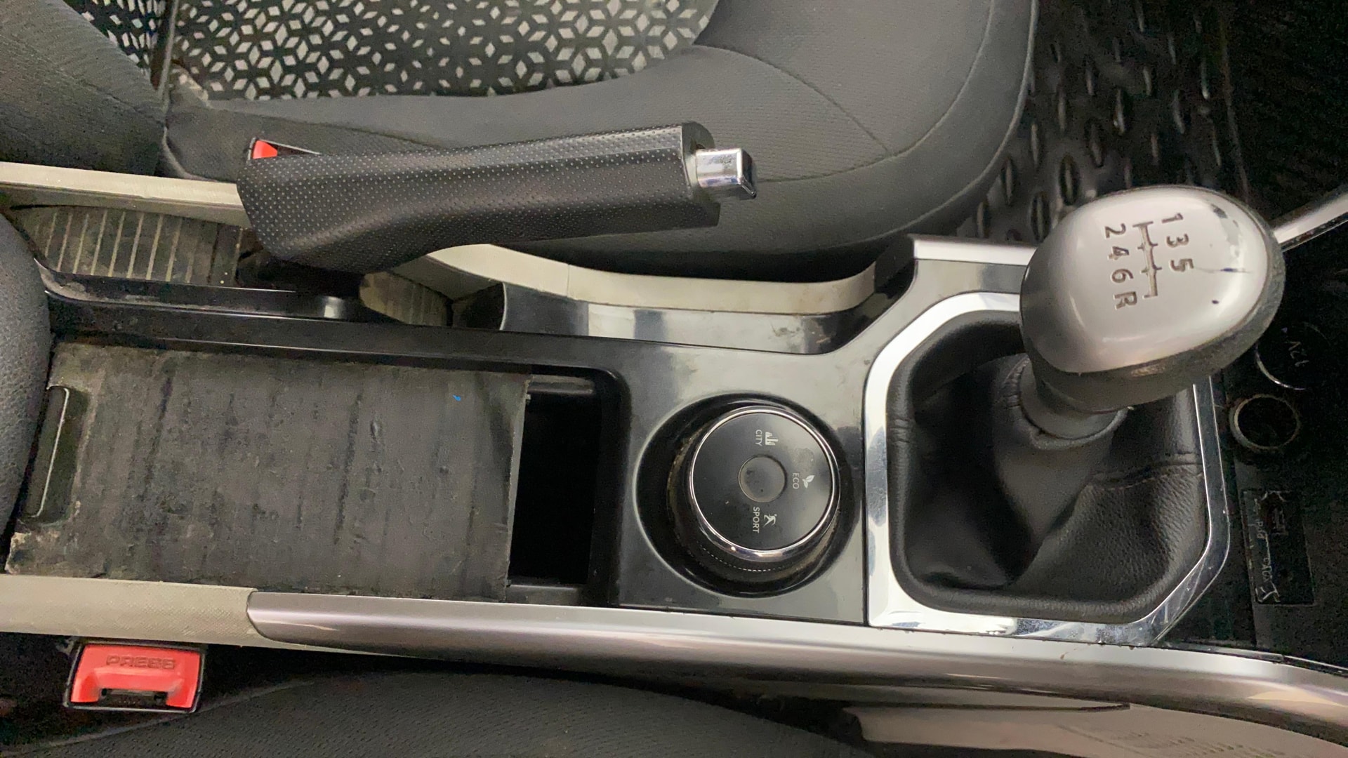 View 2018 Tata Nexon XZ Plus Diesel Image 41 Used 2018 Tata Nexon XZ Plus Diesel Image 41