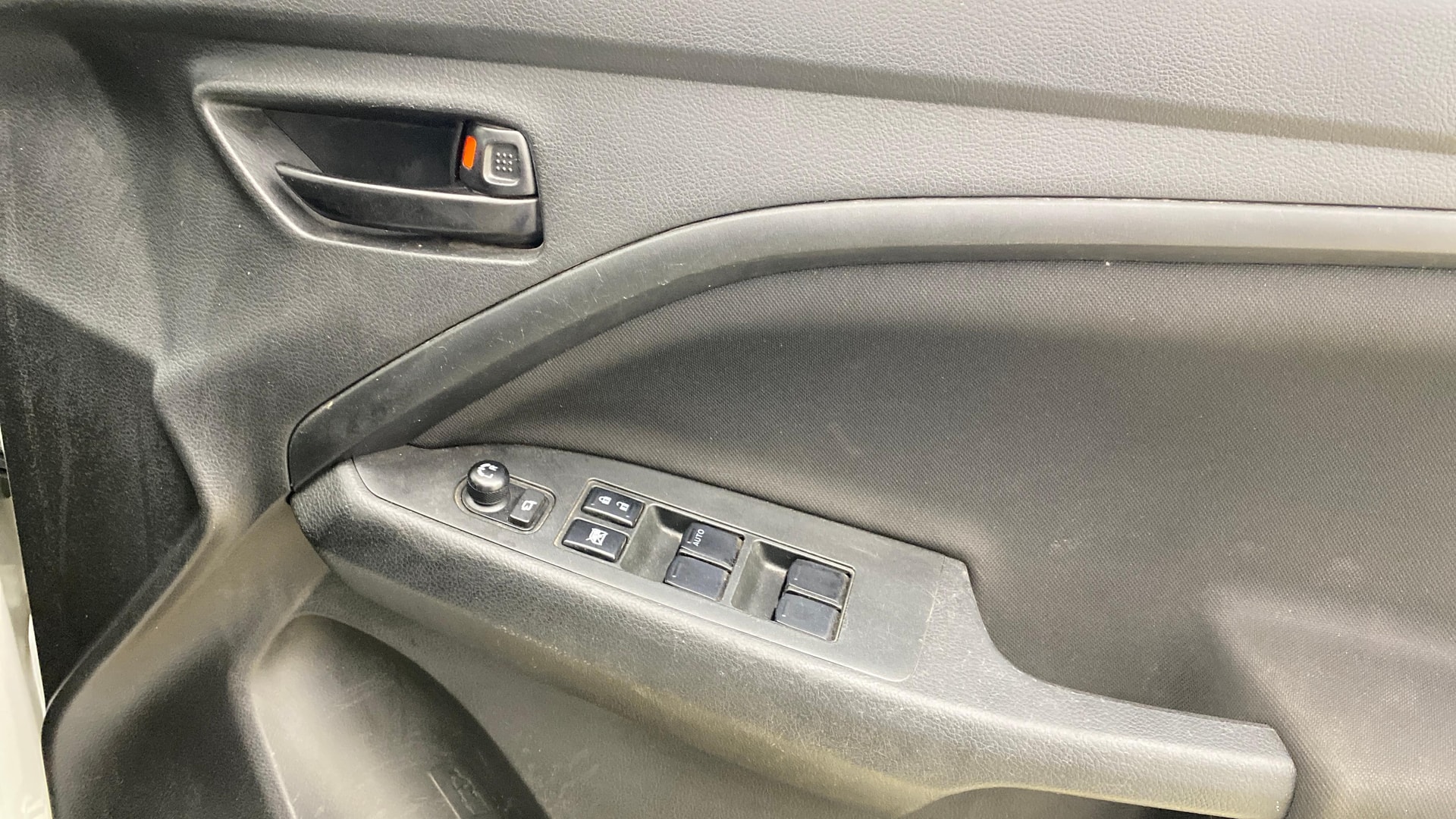 View 2025 Maruti Suzuki 1000 Base Variant Image 33 Used 2025 Maruti Suzuki 1000 Base Variant Image 33