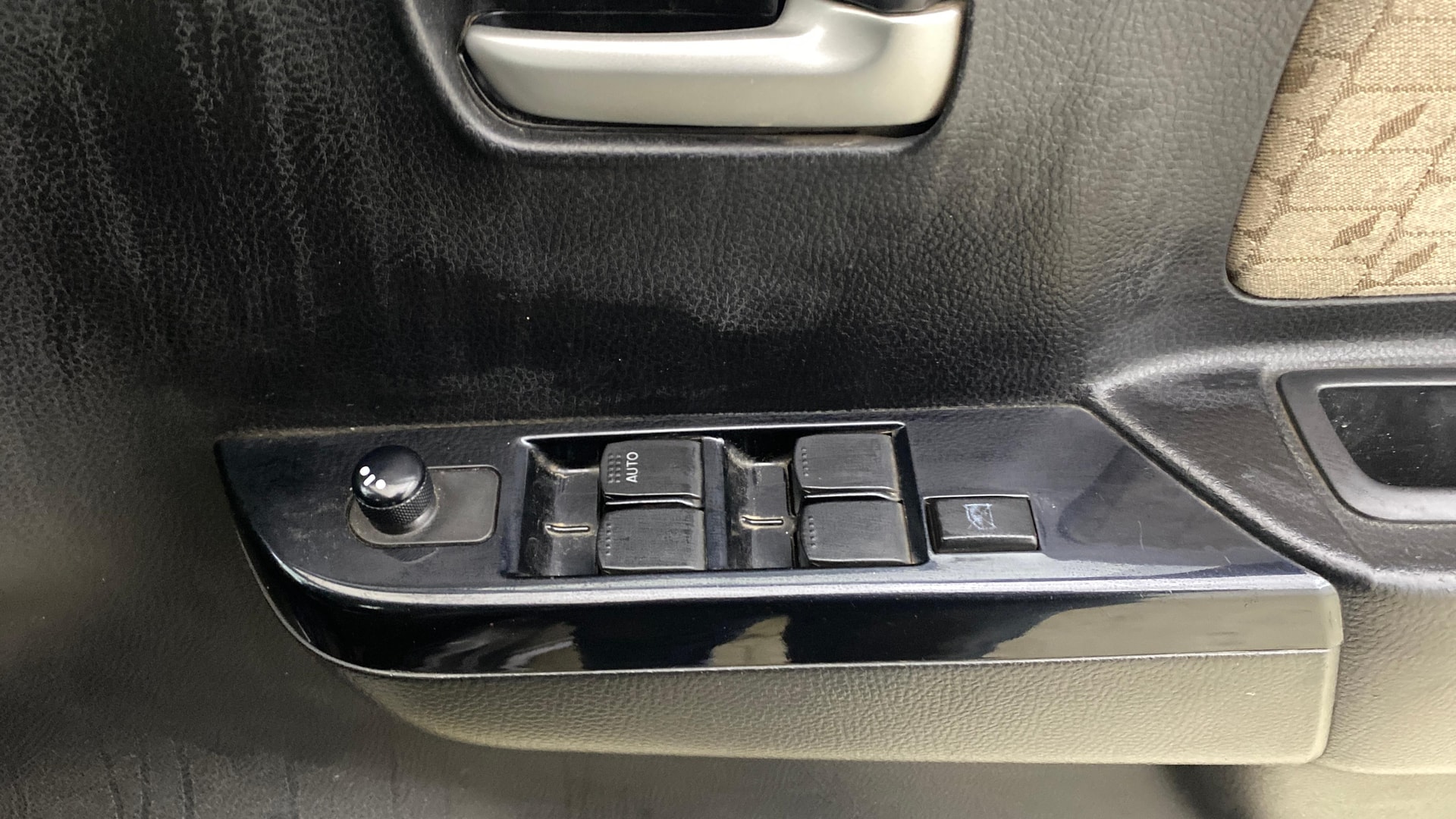 View 2017 Maruti Suzuki 1000 Base Variant Image 32 Used 2017 Maruti Suzuki 1000 Base Variant Image 32