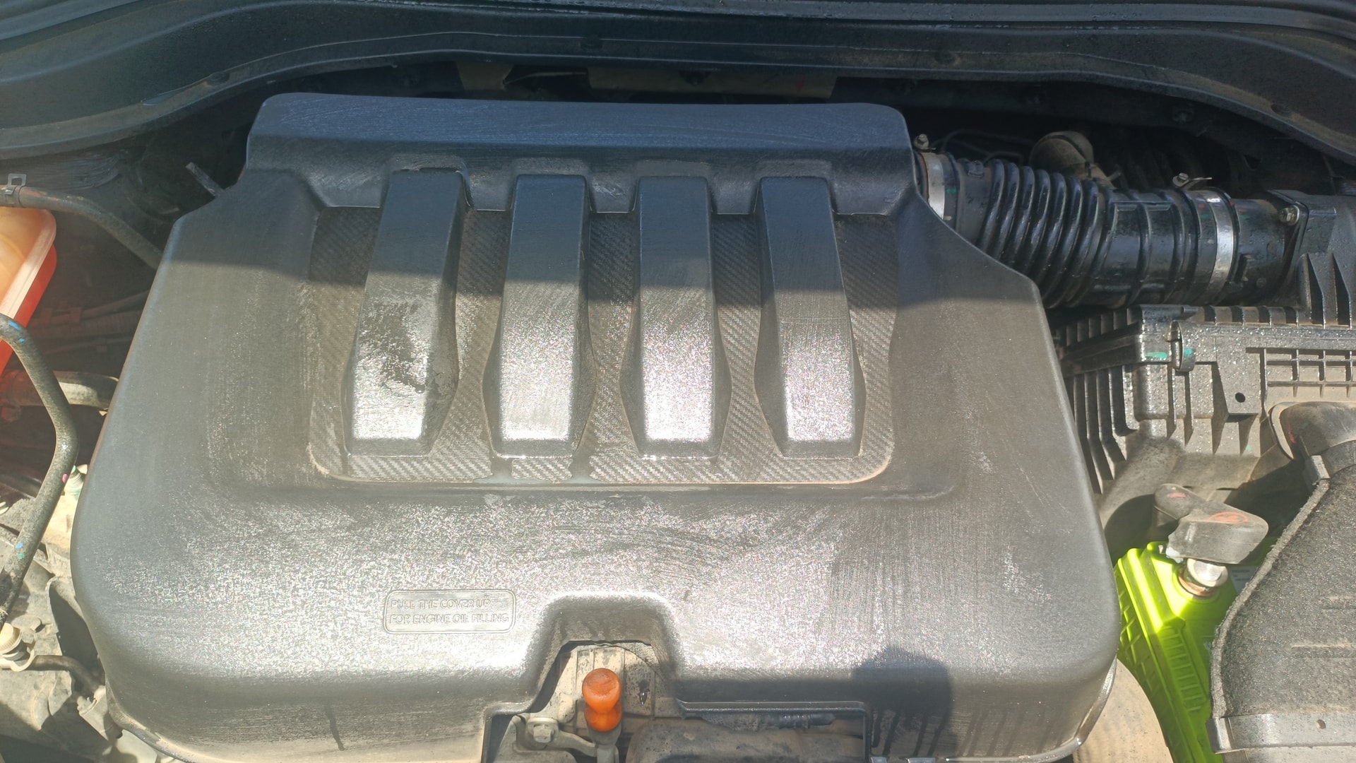 View 2022 Mahindra XUV700 MX Petrol 5 STR Image 43 Used 2022 Mahindra XUV700 MX Petrol 5 STR Image 43