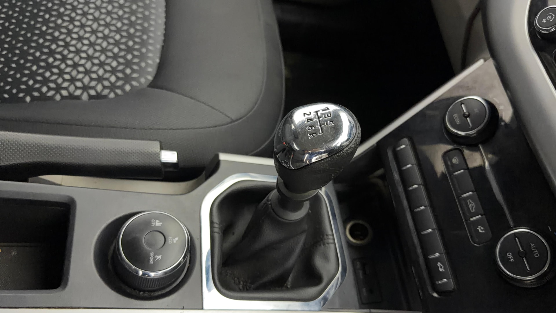View 2019 Tata Nexon Revotron XZ Image 38 Used 2019 Tata Nexon Revotron XZ Image 38