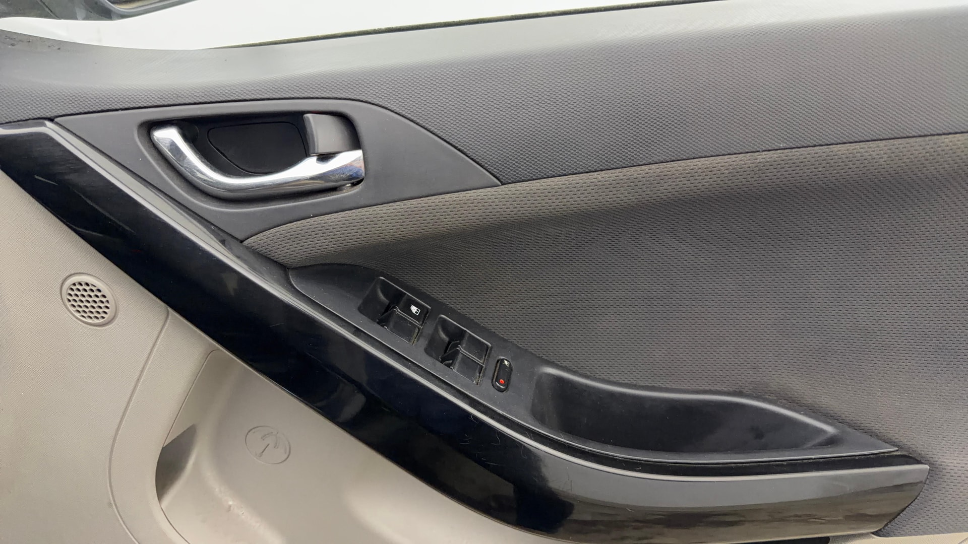 View 2019 Tata Nexon Revotron XZ Image 33 Used 2019 Tata Nexon Revotron XZ Image 33