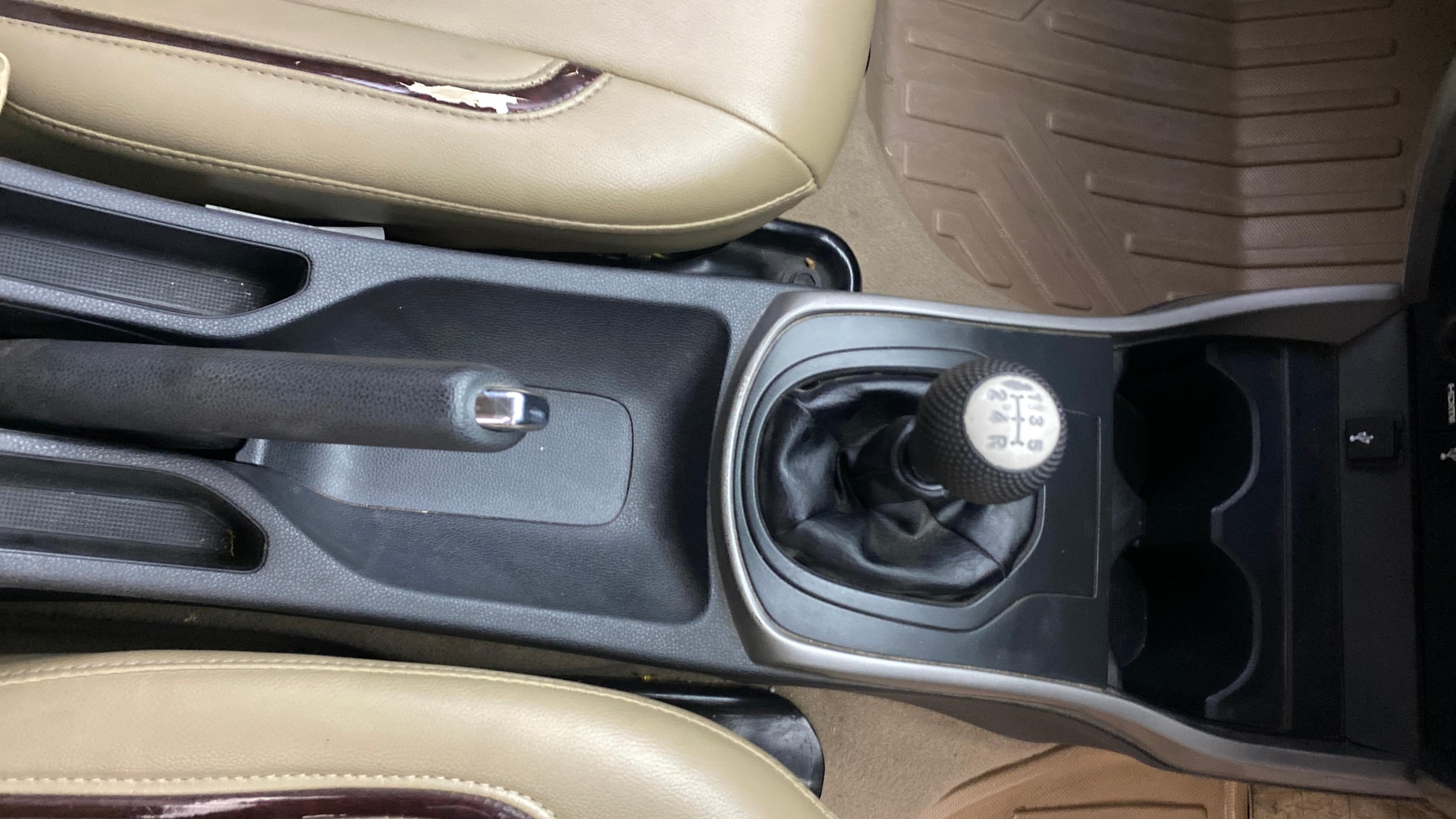 View 2017 Honda City ZX MT Diesel Anniversary Edition Image 40 Used 2017 Honda City ZX MT Diesel Anniversary Edition Image 40