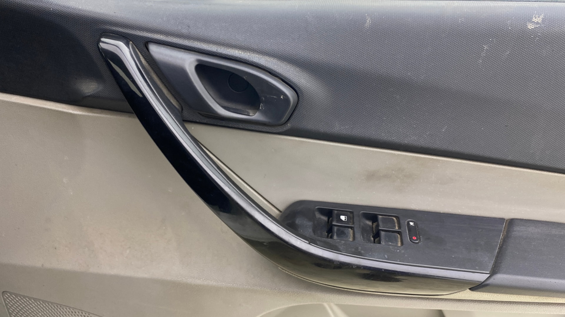 View 2019 Tata Tiago Revotorq XB Image 32 Used 2019 Tata Tiago Revotorq XB Image 32