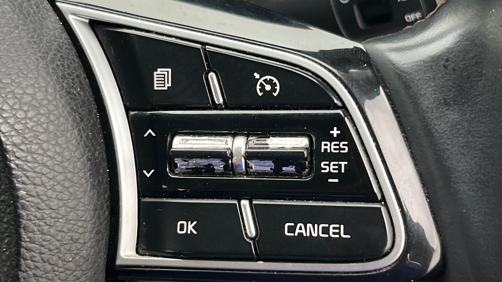 View 2021 Kia Sonet GTX Plus iMT Petrol Image 3 Used 2021 Kia Sonet GTX Plus iMT Petrol Image 3