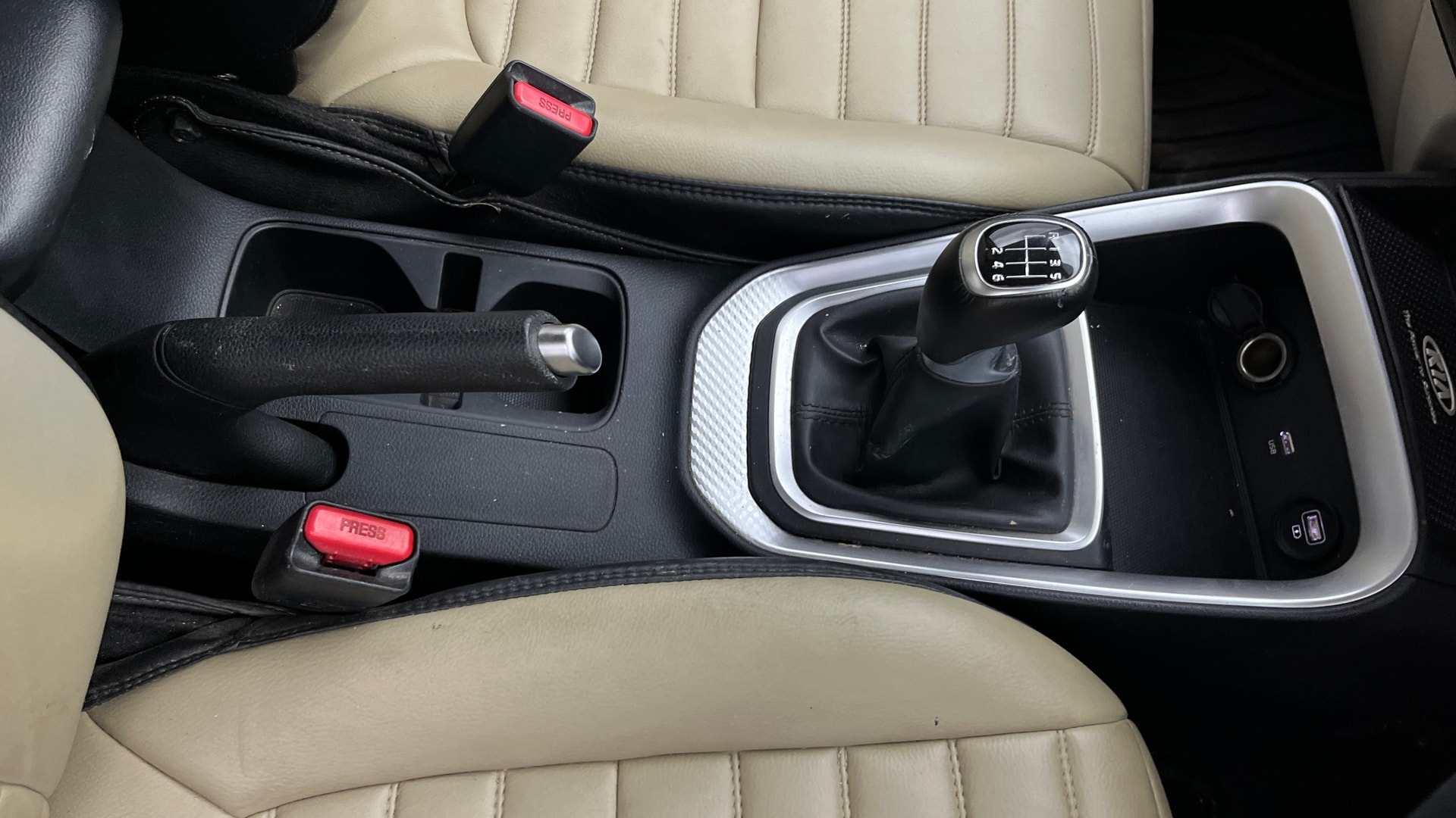 View 2021 Kia Sonet HTX iMT Petrol Image 41 Used 2021 Kia Sonet HTX iMT Petrol Image 41