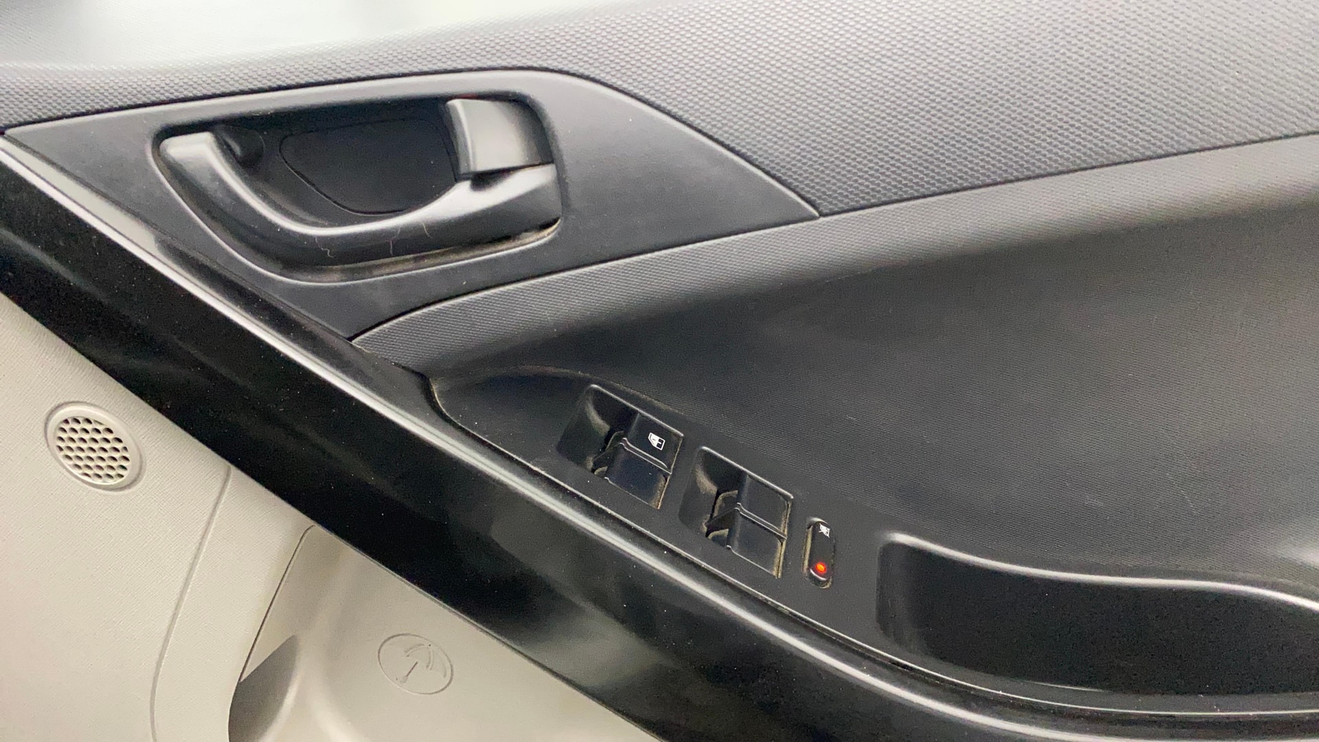 View 2019 Tata Nexon Revotron XMA AMT Image 32 Used 2019 Tata Nexon Revotron XMA AMT Image 32