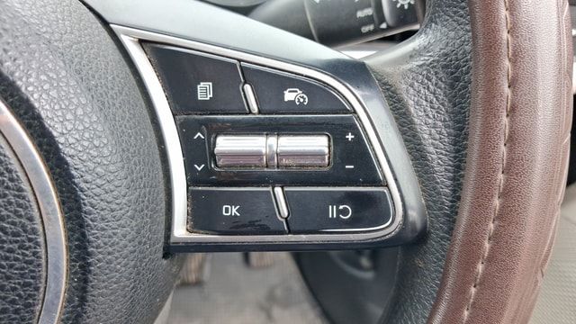 View Kia Carens Image 3 Used Kia Carens Image 3