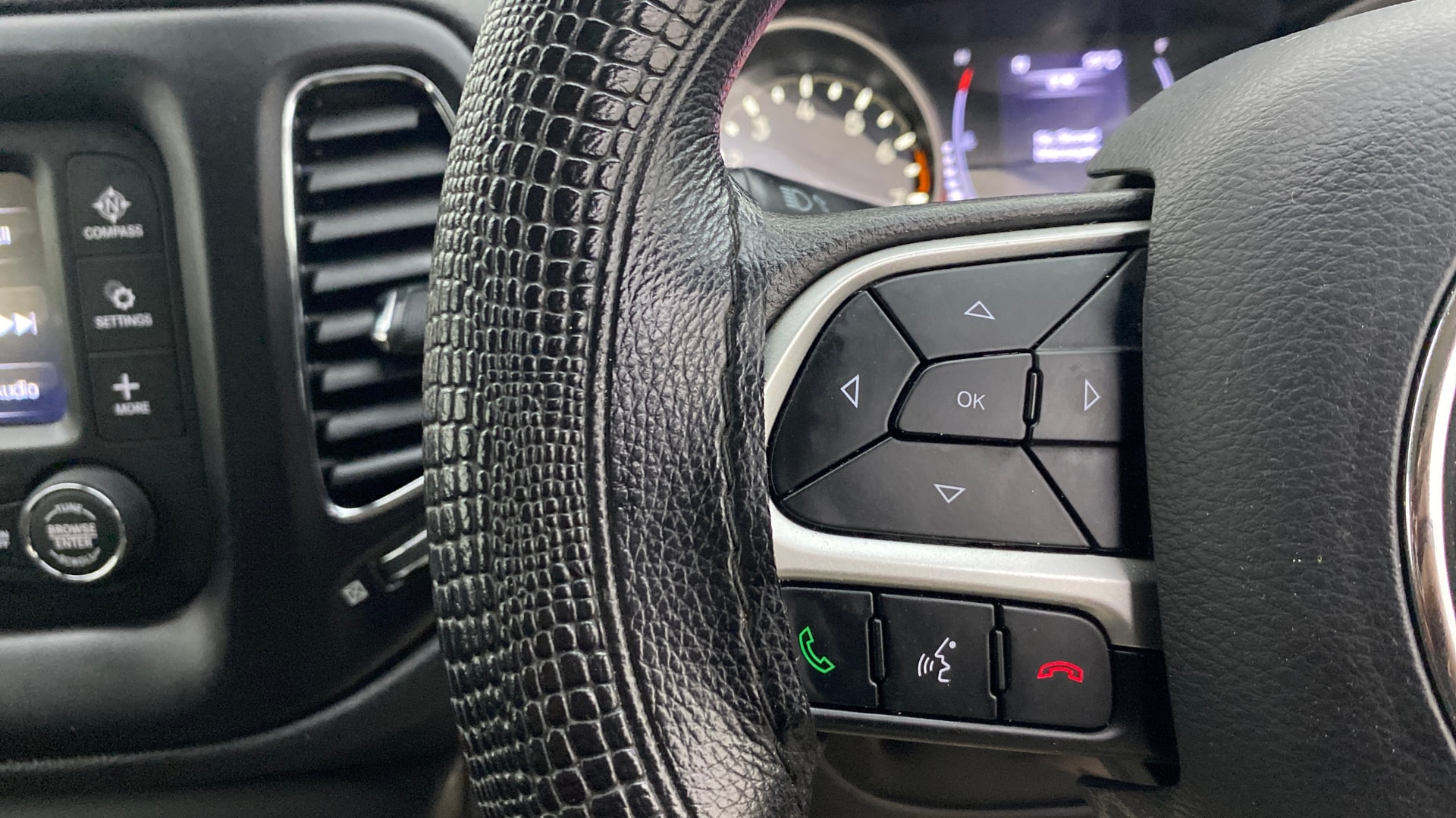 View 2020 Jeep Compass Sport Plus Petrol BS IV Image 3 Used 2020 Jeep Compass Sport Plus Petrol BS IV Image 3