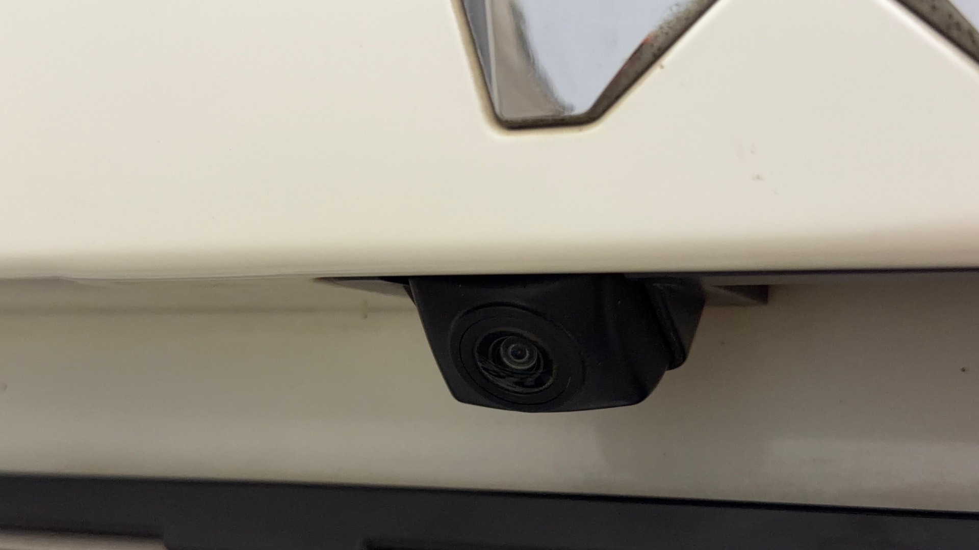 View 2022 Mahindra XUV300 W4 Petrol BS IV Image 23 Used 2022 Mahindra XUV300 W4 Petrol BS IV Image 23