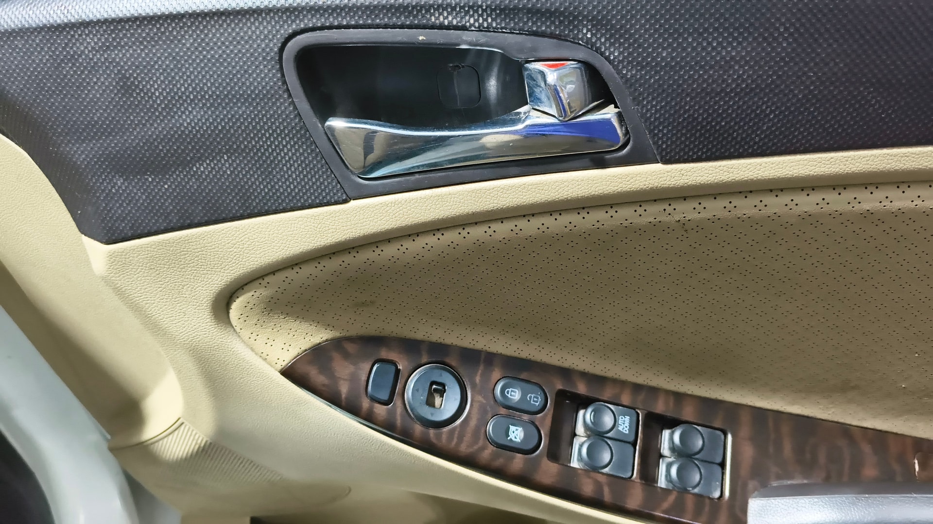 View 2013 Hyundai Fluidic Verna 1.6 VTVT SX Image 33 Used 2013 Hyundai Fluidic Verna 1.6 VTVT SX Image 33