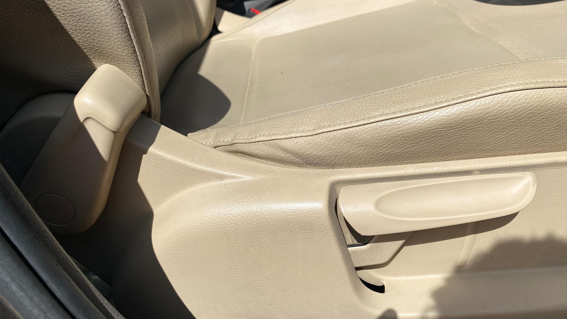 View 2017 Volkswagen Vento 1.2 L TSI Comfortline Petrol AT Image 19 Used 2017 Volkswagen Vento 1.2 L TSI Comfortline Petrol AT Image 19