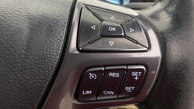 View Ford Endeavour Image 3 Used Ford Endeavour Image 3