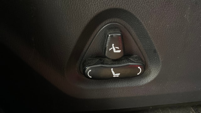 View Mahindra Alturas G4 Image 12 Used Mahindra Alturas G4 Image 12