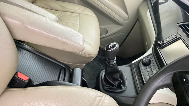 View Mahindra Marazzo Image 38 Used Mahindra Marazzo Image 38
