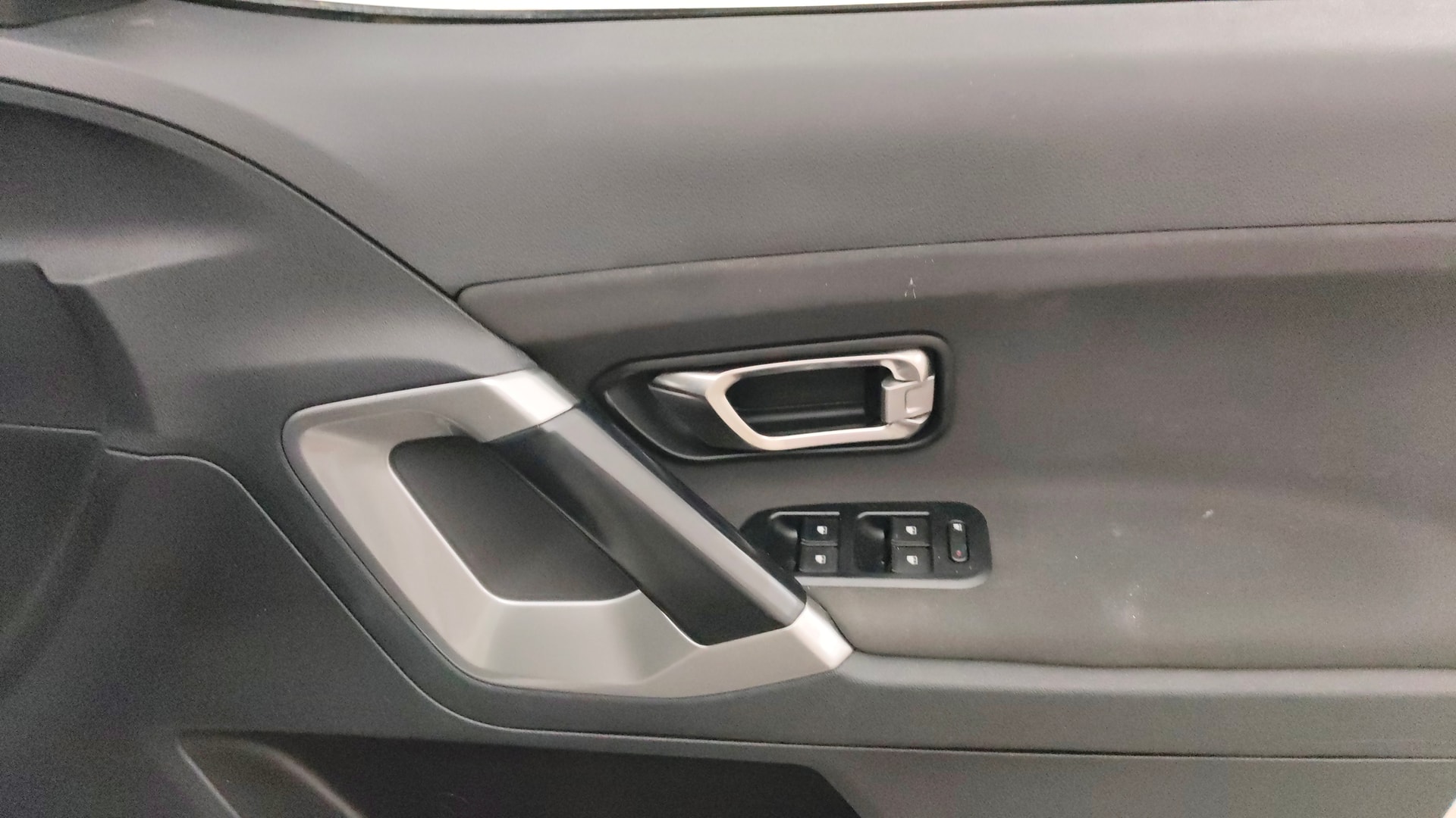 View 2020 Tata Harrier XE Image 34 Used 2020 Tata Harrier XE Image 34