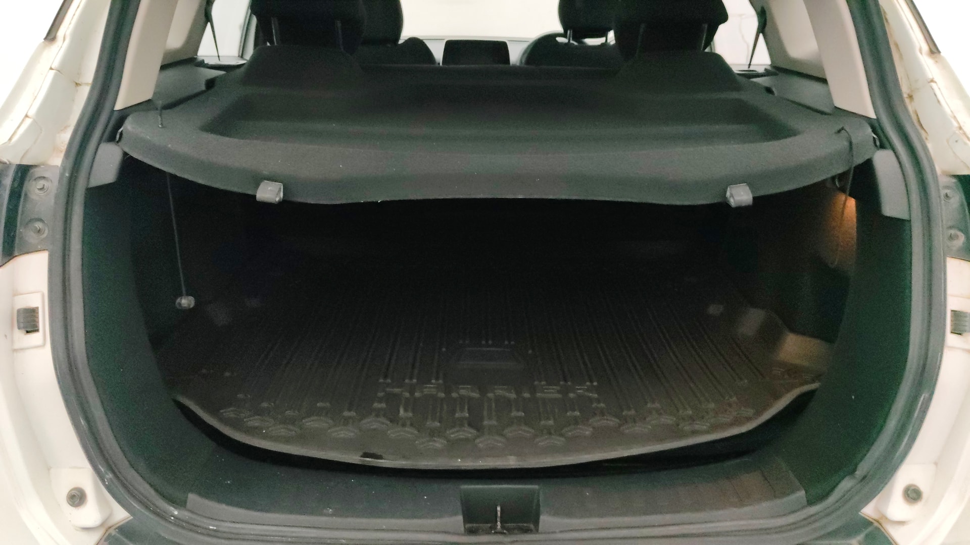 View 2020 Tata Harrier XE Image 11 Used 2020 Tata Harrier XE Image 11