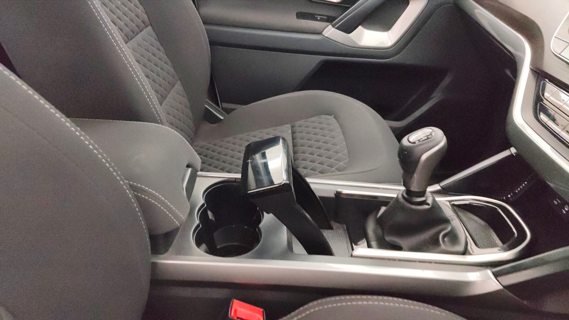 View 2020 Tata Harrier XE Image 40 Used 2020 Tata Harrier XE Image 40
