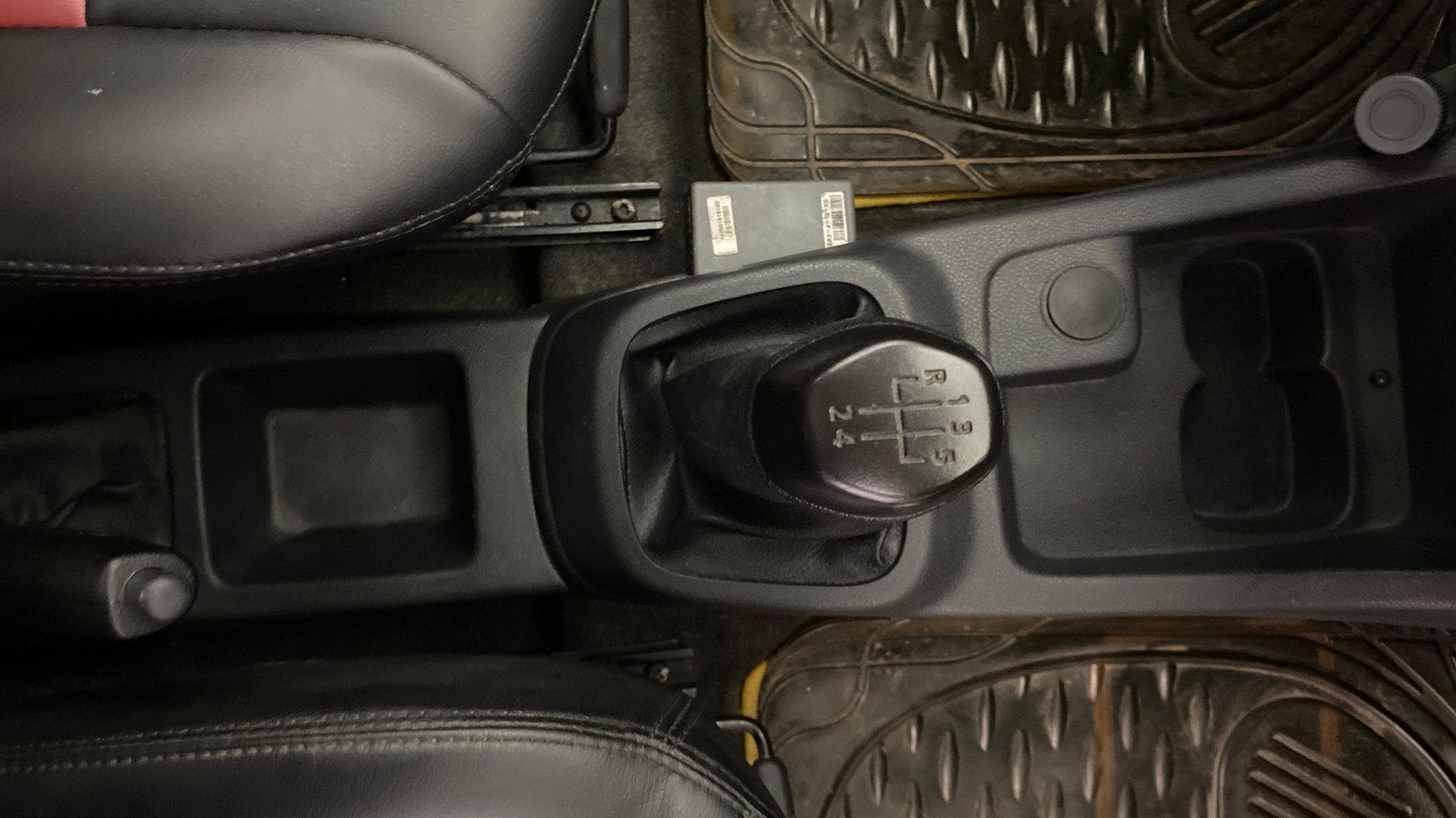 View 2015 Renault Kwid RXE Image 37 Used 2015 Renault Kwid RXE Image 37