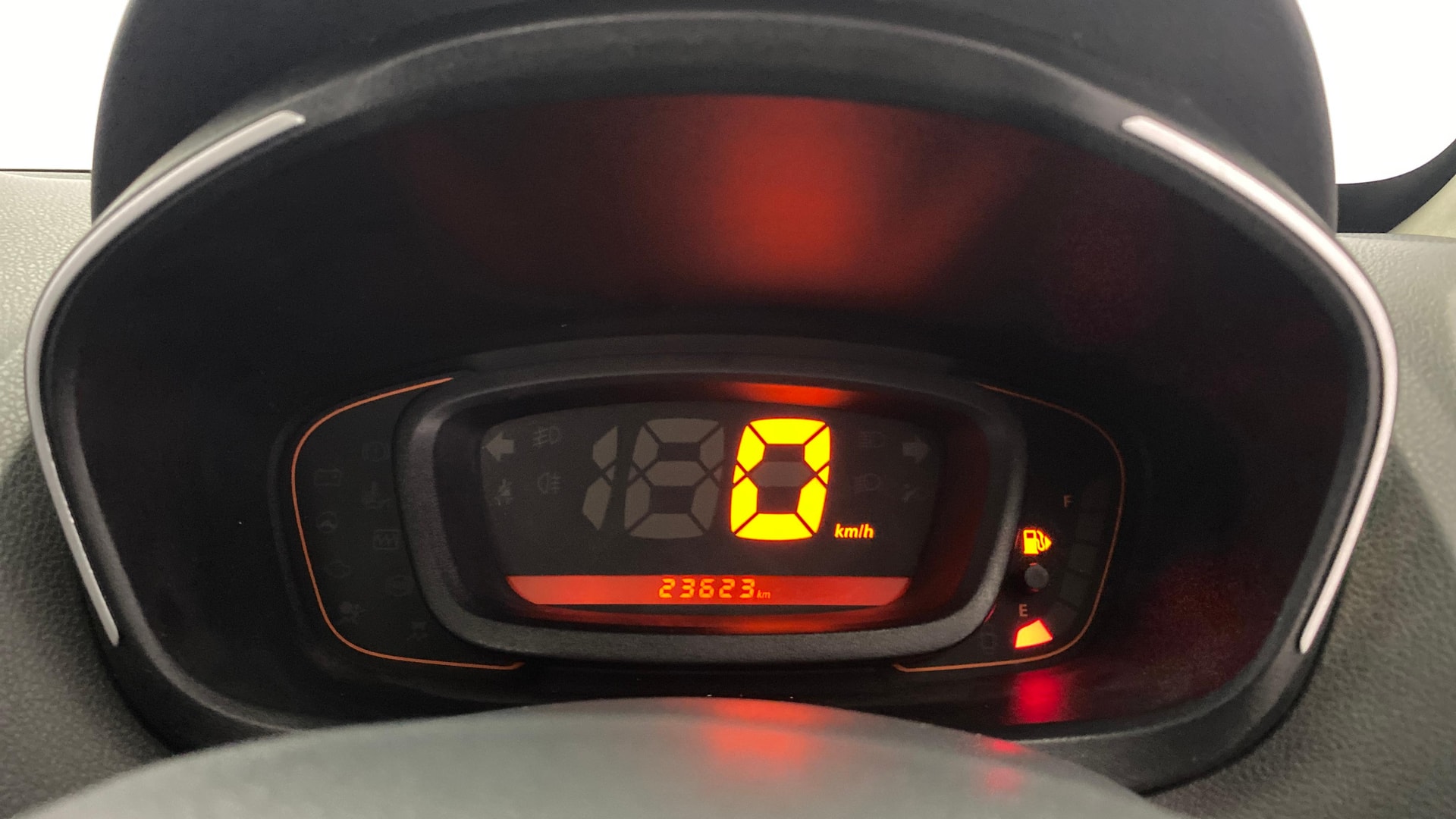 View 2015 Renault Kwid RXE Image 33 Used 2015 Renault Kwid RXE Image 33