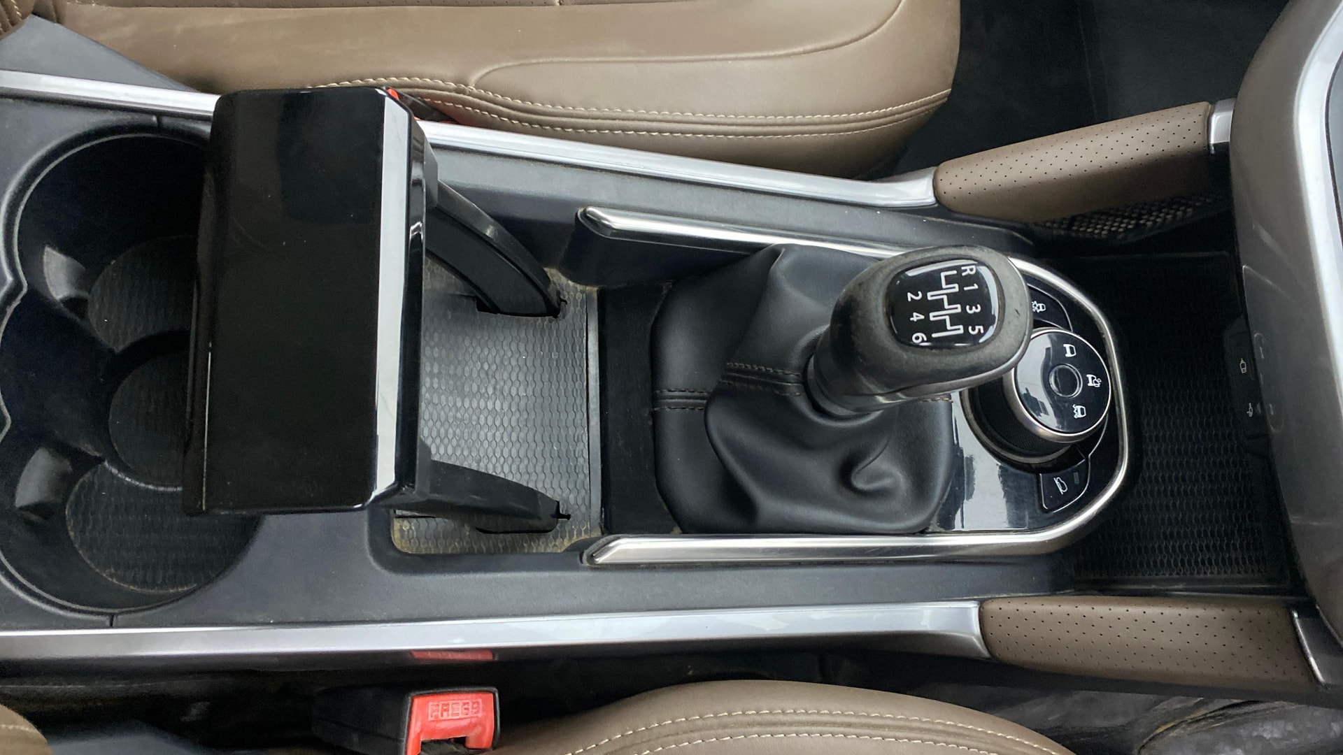 View 2020 Tata Harrier XE Image 42 Used 2020 Tata Harrier XE Image 42