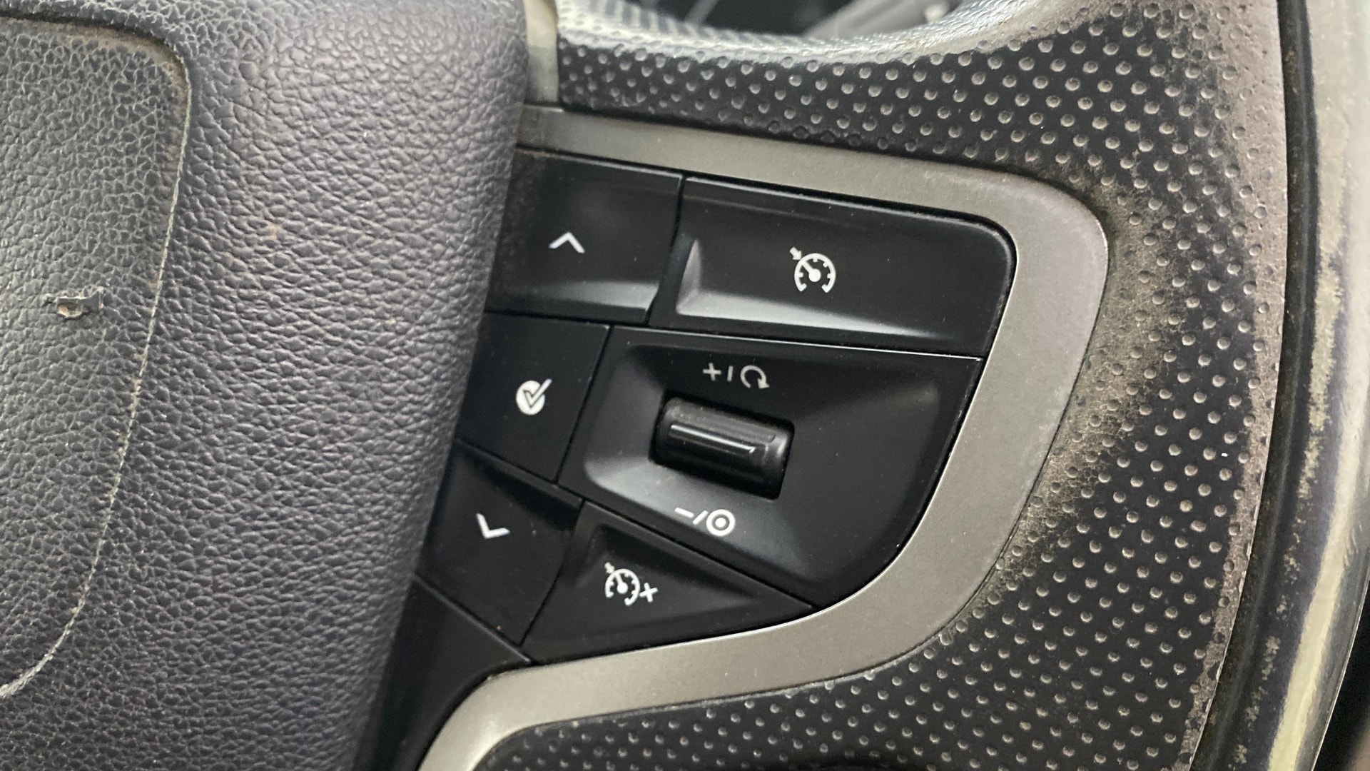 View 2020 Tata Harrier XE Image 3 Used 2020 Tata Harrier XE Image 3