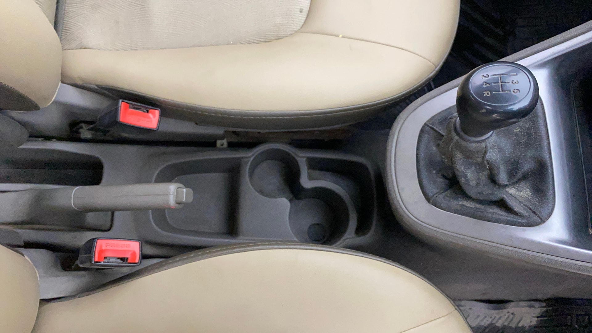 View 2013 Hyundai i10 1.1 Magna Image 37 Used 2013 Hyundai i10 1.1 Magna Image 37