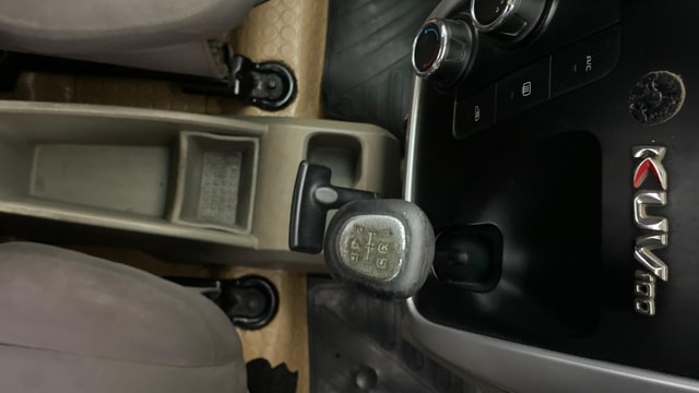 View Mahindra KUV100 Image 38 Used Mahindra KUV100 Image 38