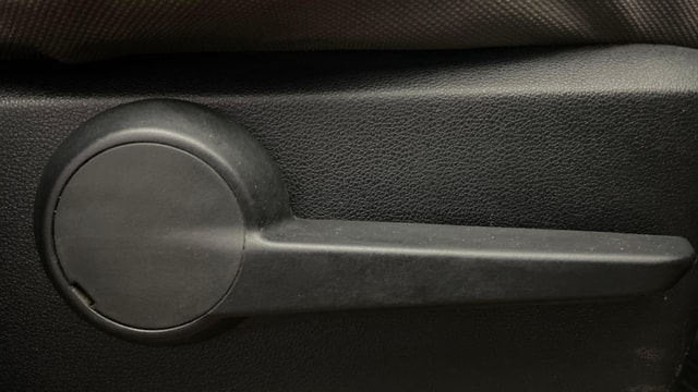View Mahindra KUV100 Image 10 Used Mahindra KUV100 Image 10