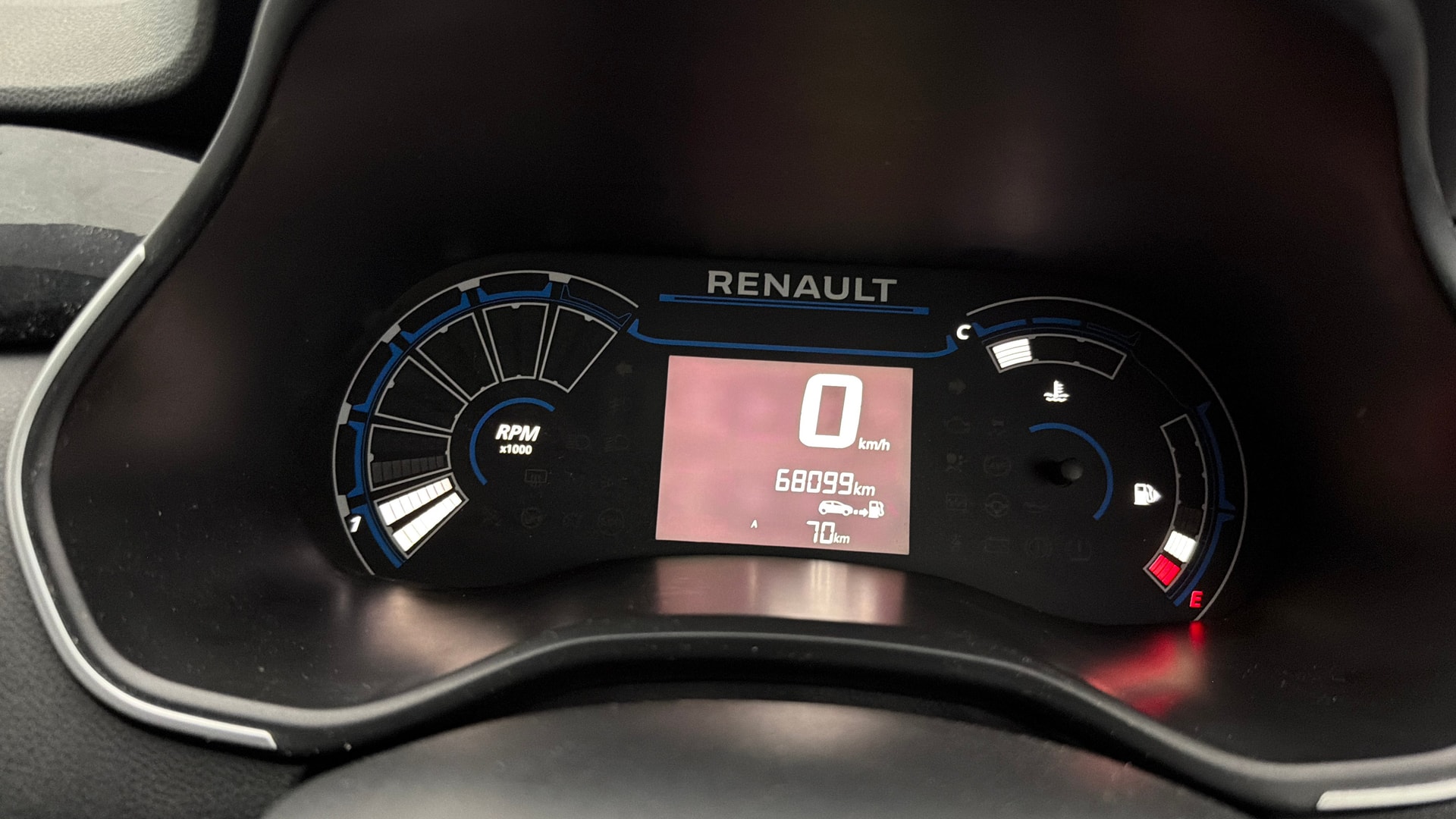 View 2020 Renault Triber RXE Image 34 Used 2020 Renault Triber RXE Image 34