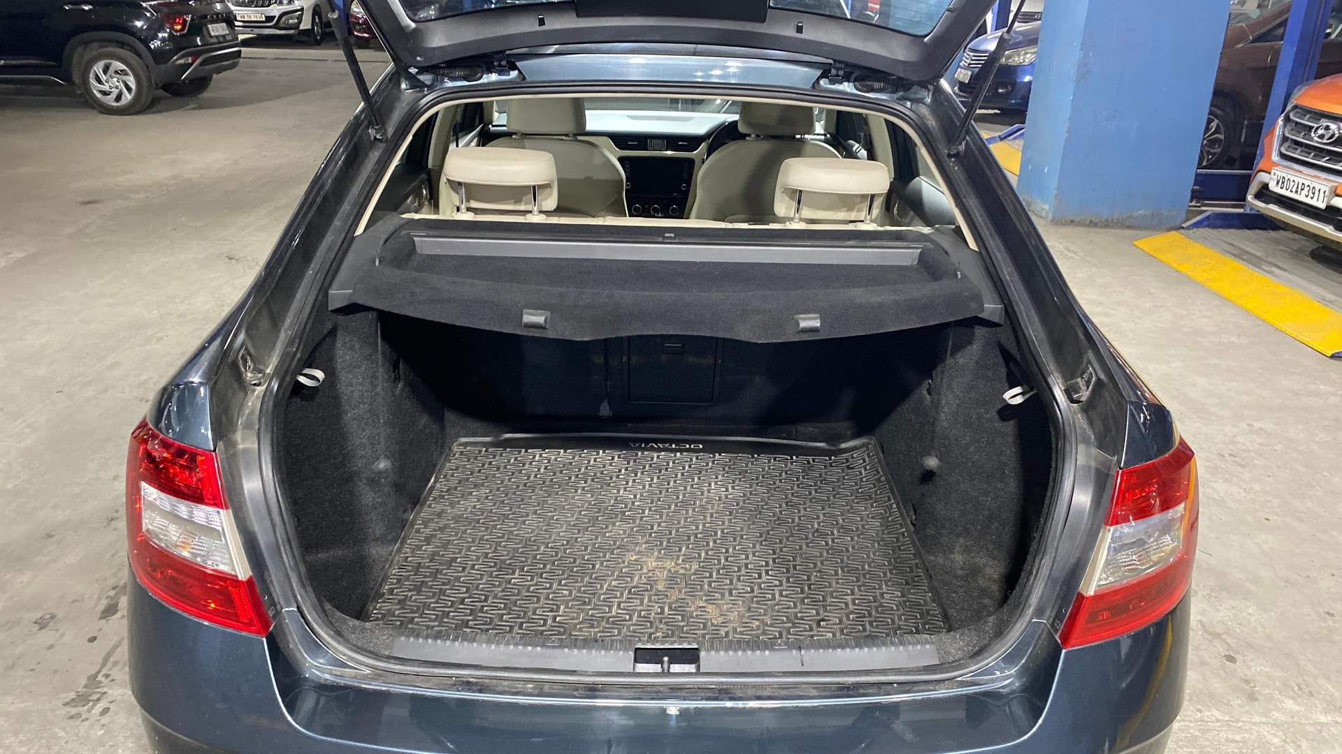 View 2019 Skoda Octavia 2.0 Style TDI CR AT Image 11 Used 2019 Skoda Octavia 2.0 Style TDI CR AT Image 11