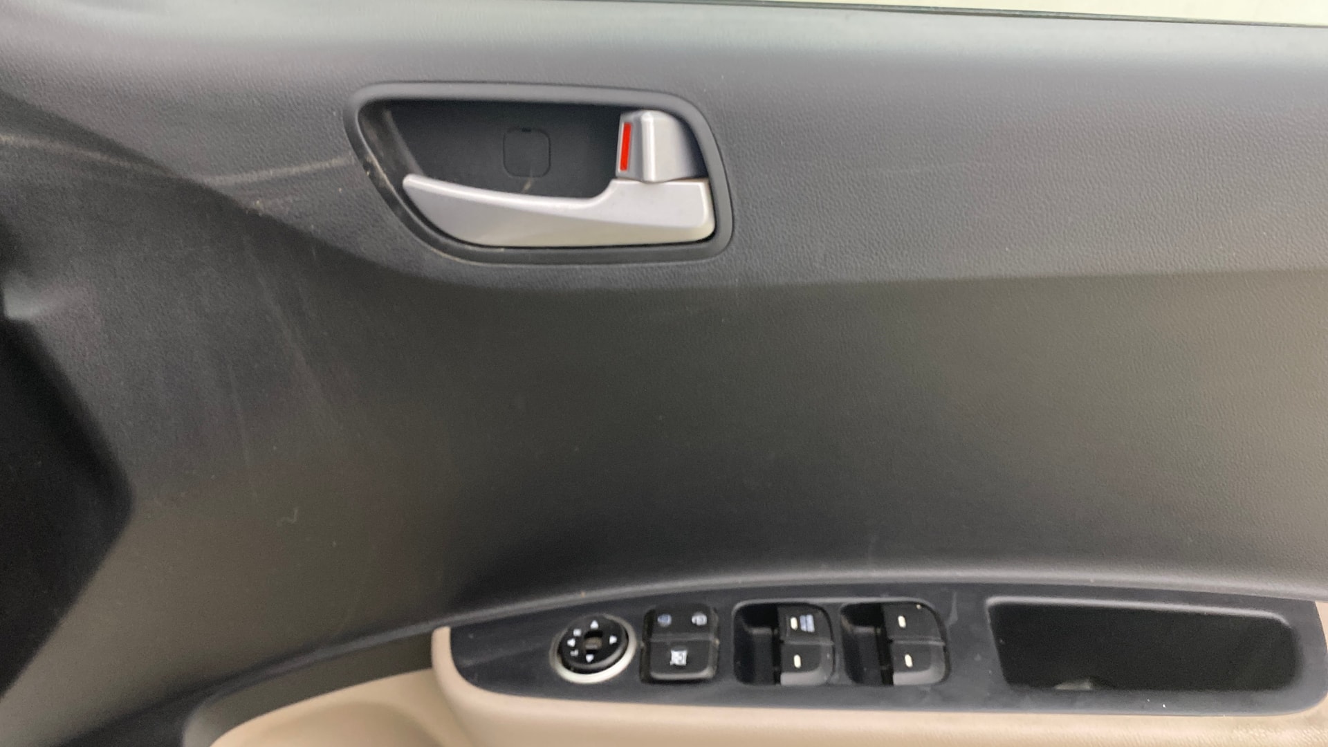 View 2017 Hyundai Grand i10 Sportz 1.2 Kappa Image 32 Used 2017 Hyundai Grand i10 Sportz 1.2 Kappa Image 32