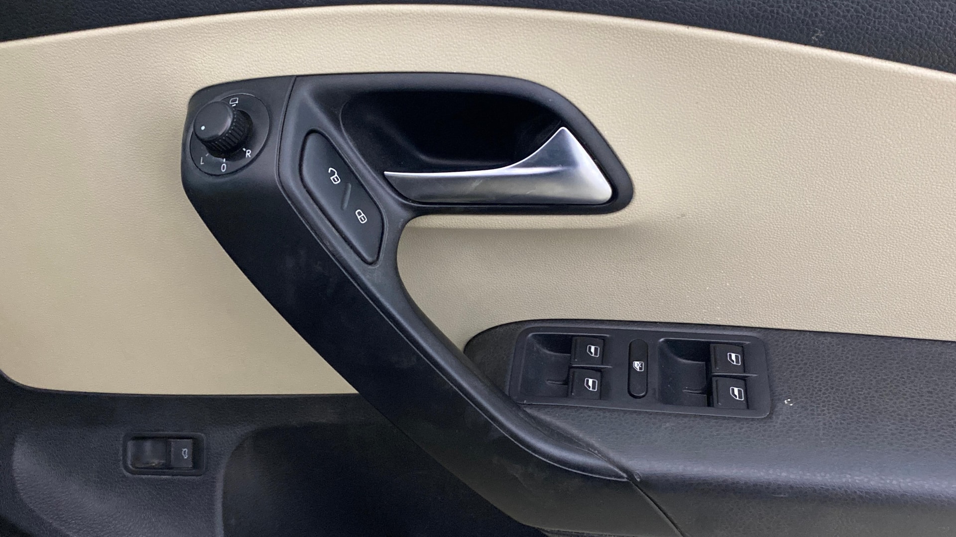 View 2021 Volkswagen Vento 1.2 L TSI Comfortline Petrol AT Image 33 Used 2021 Volkswagen Vento 1.2 L TSI Comfortline Petrol AT Image 33