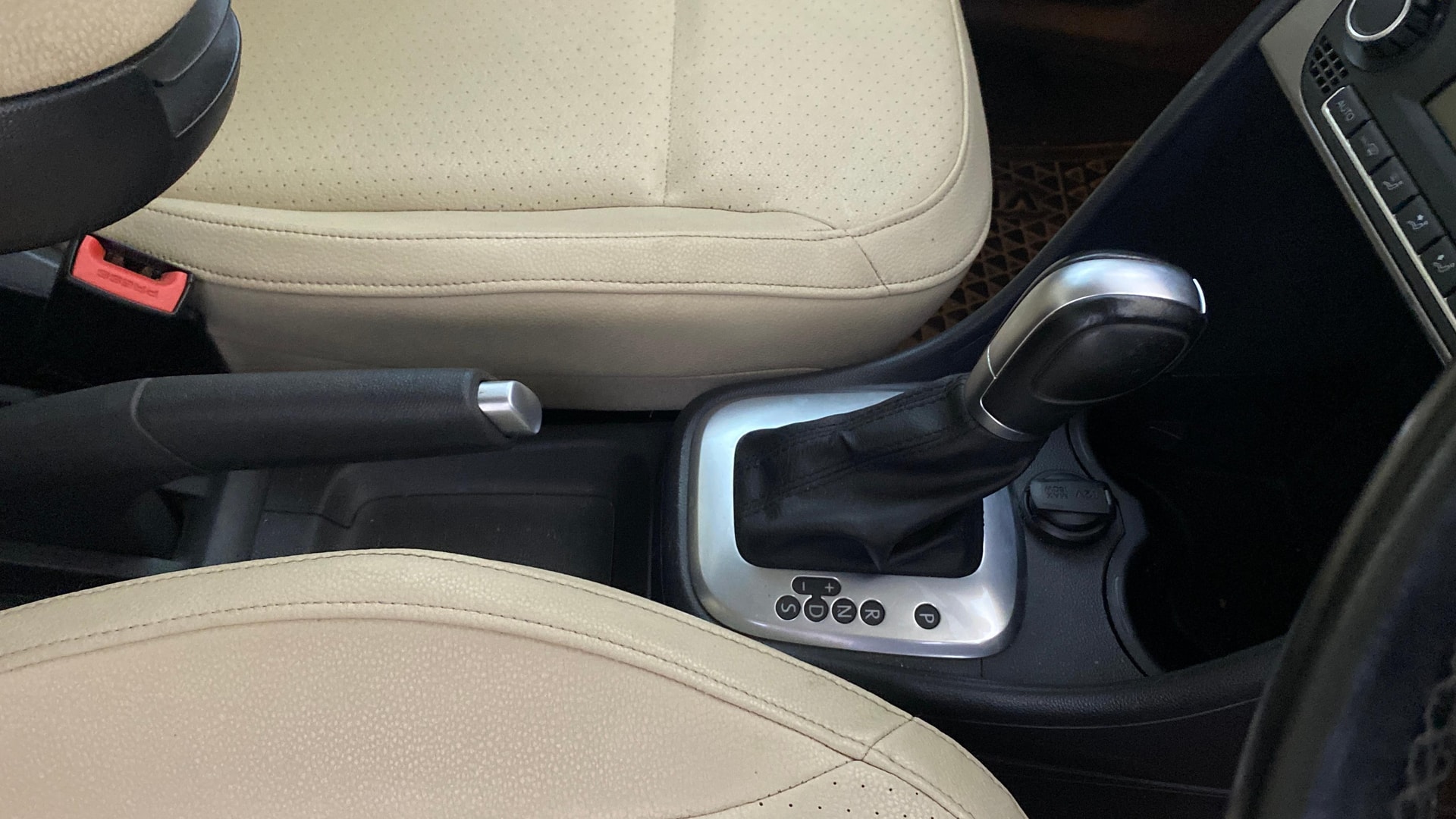 View 2021 Volkswagen Vento 1.2 L TSI Comfortline Petrol AT Image 38 Used 2021 Volkswagen Vento 1.2 L TSI Comfortline Petrol AT Image 38