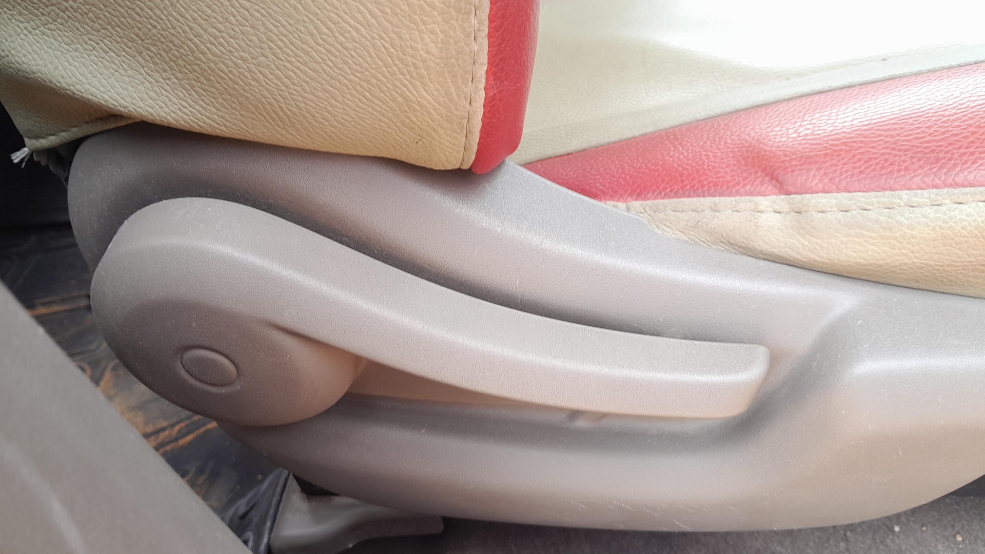 View 2013 Chevrolet Sail UVA 1.2 Base Image 18 Used 2013 Chevrolet Sail UVA 1.2 Base Image 18