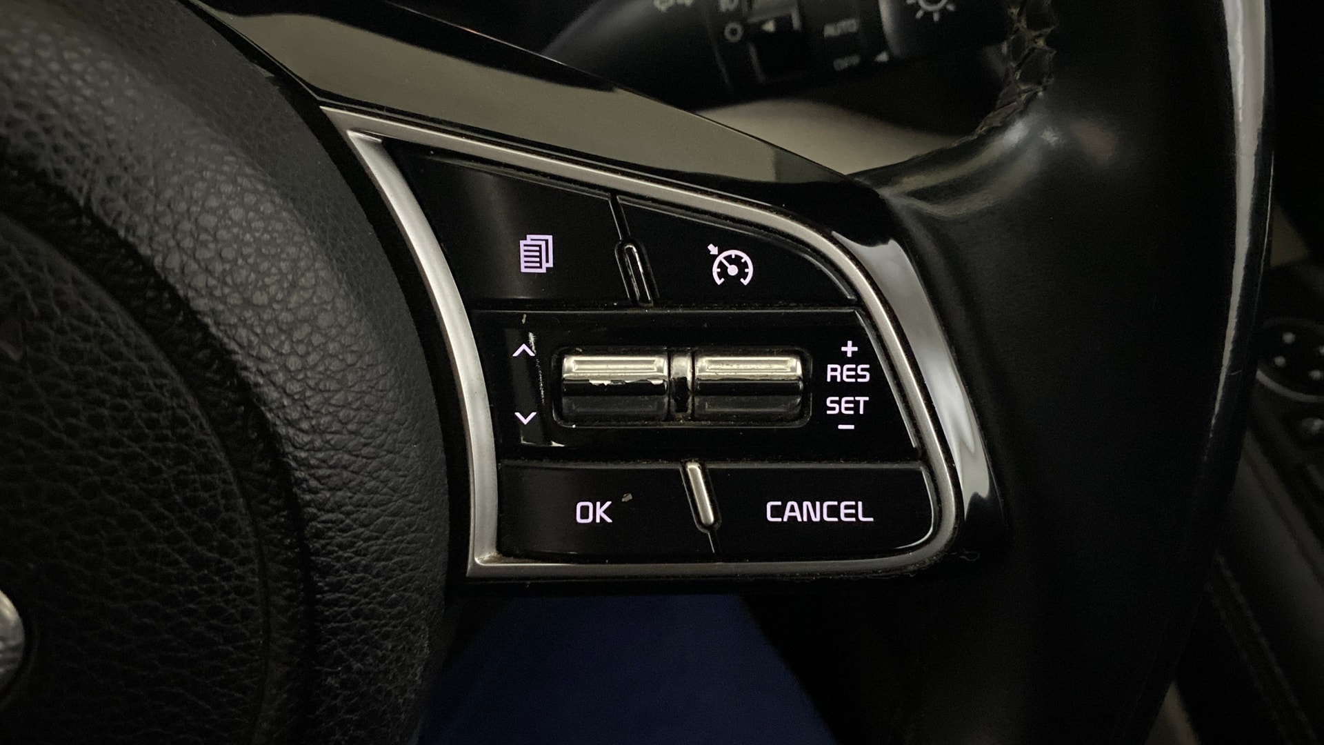 View 2021 Kia Sonet HTX iMT Petrol Image 3 Used 2021 Kia Sonet HTX iMT Petrol Image 3