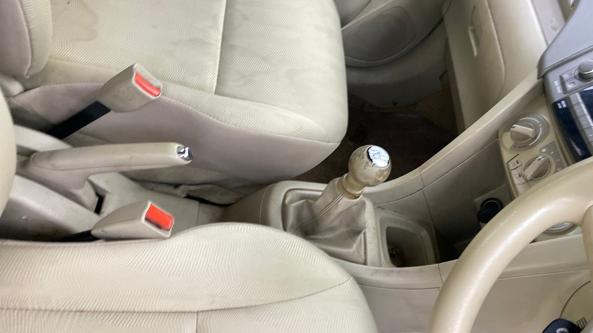 View 2018 Maruti Suzuki 1000 Base Variant Image 39 Used 2018 Maruti Suzuki 1000 Base Variant Image 39