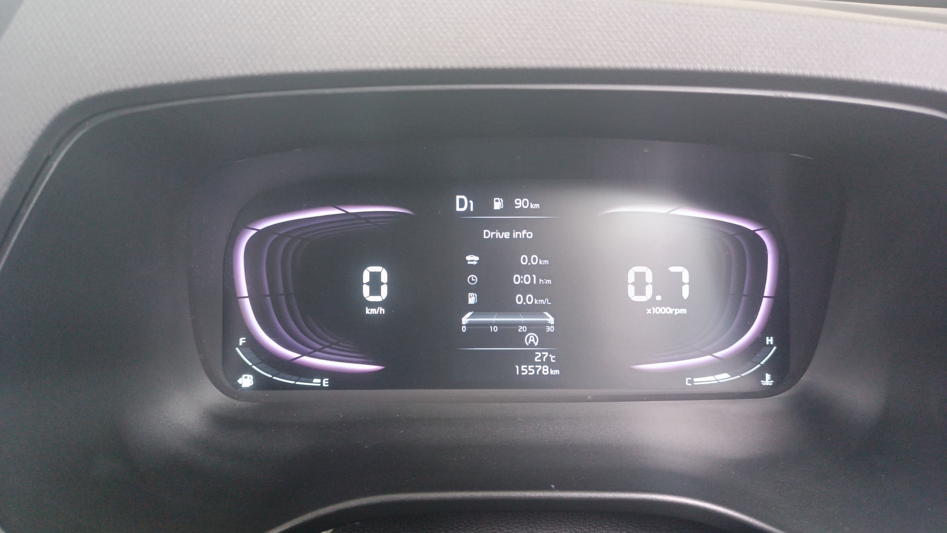 View 2023 Kia Carens Prestige 1.5 Petrol 7 STR Image 22 Used 2023 Kia Carens Prestige 1.5 Petrol 7 STR Image 22
