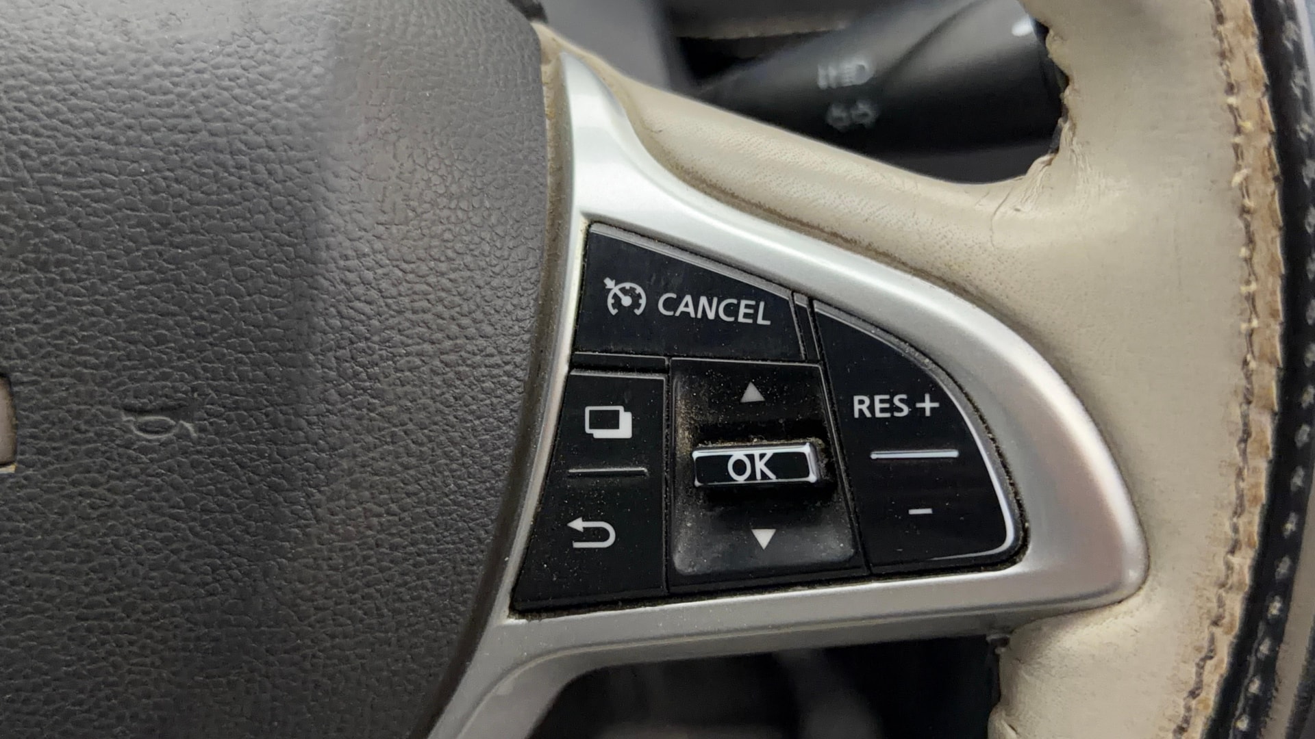 View 2022 Nissan Magnite XE Image 3 Used 2022 Nissan Magnite XE Image 3