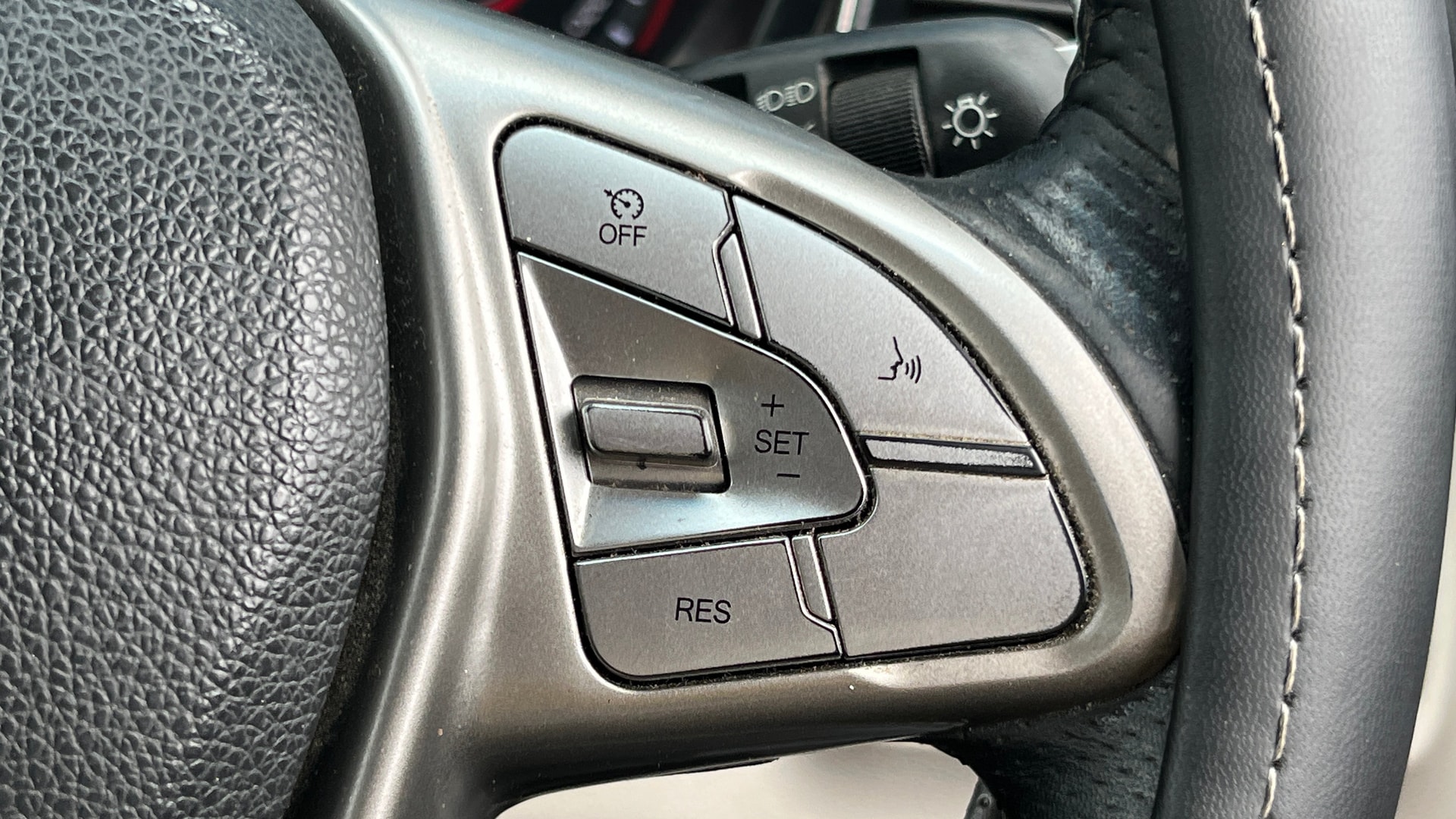 Used 2021 Mahindra XUV300 Used 2021 Mahindra XUV300