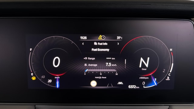 View Mahindra XUV700 Image 22 Used Mahindra XUV700 Image 22