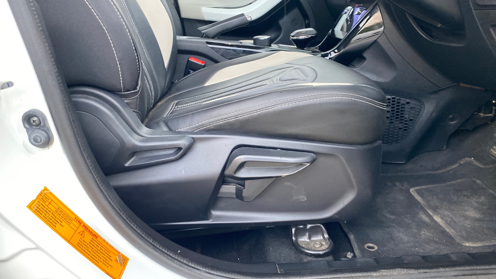 View 2024 Tata Nexon Revotron XE Image 12 Used 2024 Tata Nexon Revotron XE Image 12
