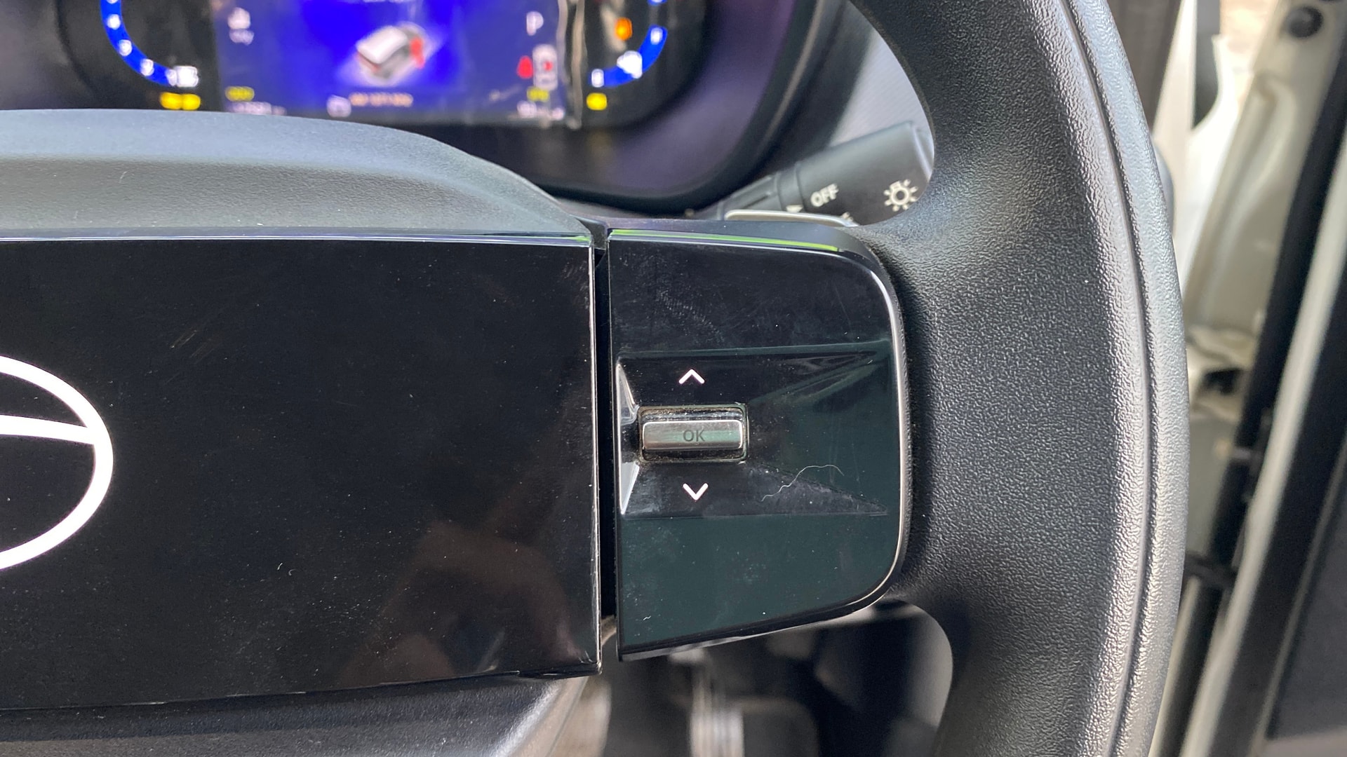 View 2024 Tata Nexon Revotron XE Image 3 Used 2024 Tata Nexon Revotron XE Image 3