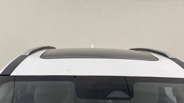 View Mahindra XUV700 Image 36 Used Mahindra XUV700 Image 36
