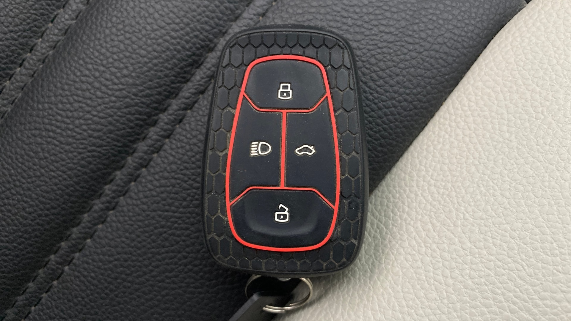 View 2023 Tata Tigor XE Diesel Image 27 Used 2023 Tata Tigor XE Diesel Image 27