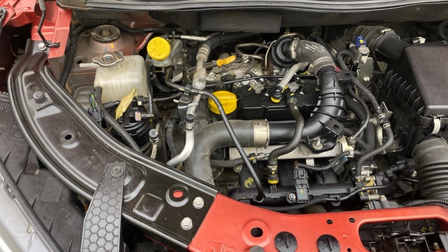 View Nissan Magnite Image 3 Used Nissan Magnite Image 3