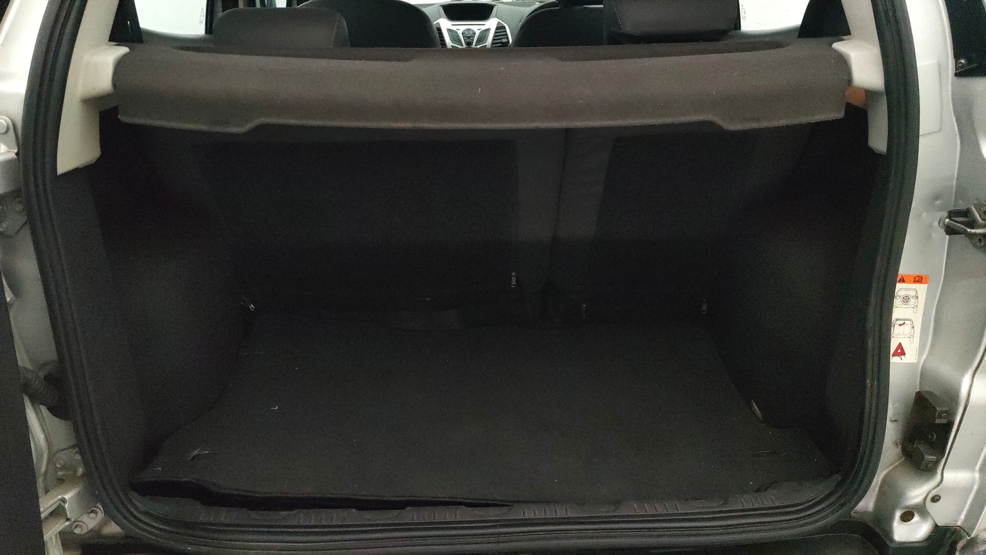 View 2016 Ford EcoSport 1.5 TDCi Diesel Ambiente BS IV Image 10 Used 2016 Ford EcoSport 1.5 TDCi Diesel Ambiente BS IV Image 10