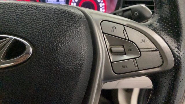View Mahindra XUV300 Image 3 Used Mahindra XUV300 Image 3