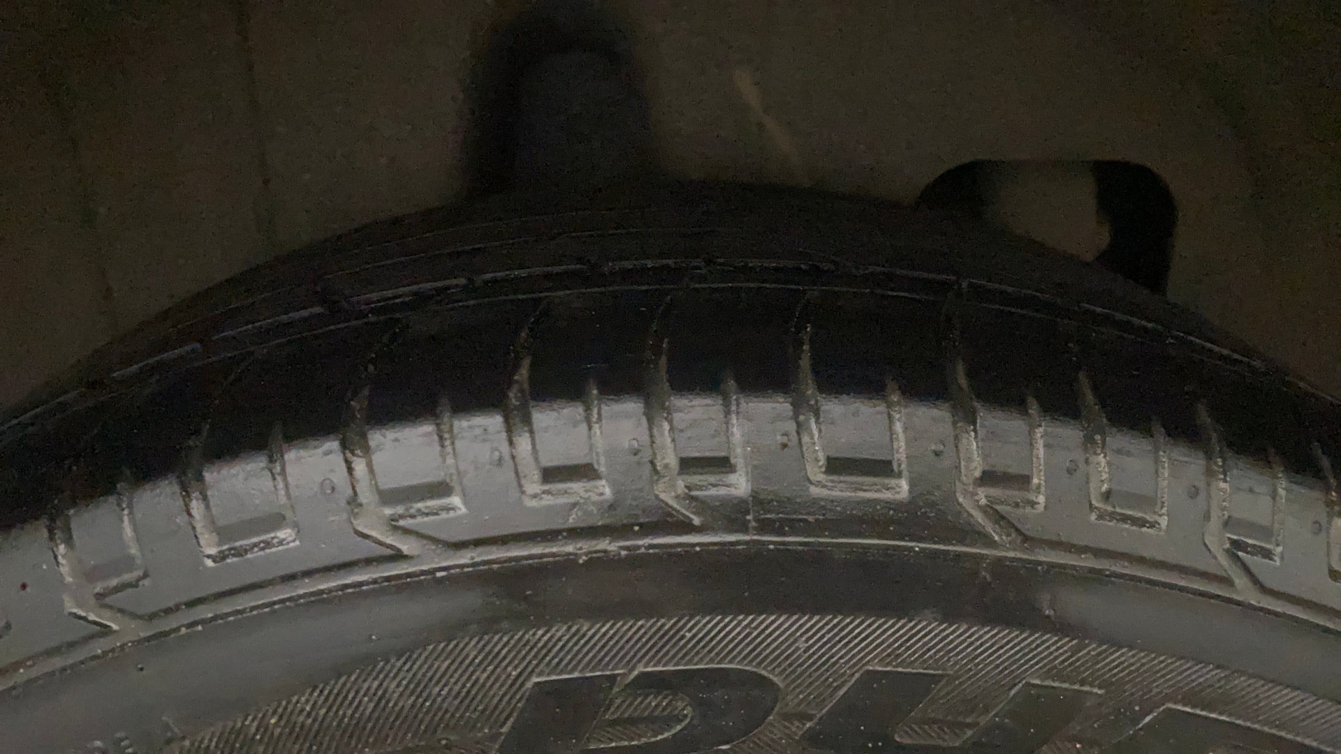 View 2019 Mahindra XUV300 W4 Petrol BS IV Image 11 Used 2019 Mahindra XUV300 W4 Petrol BS IV Image 11