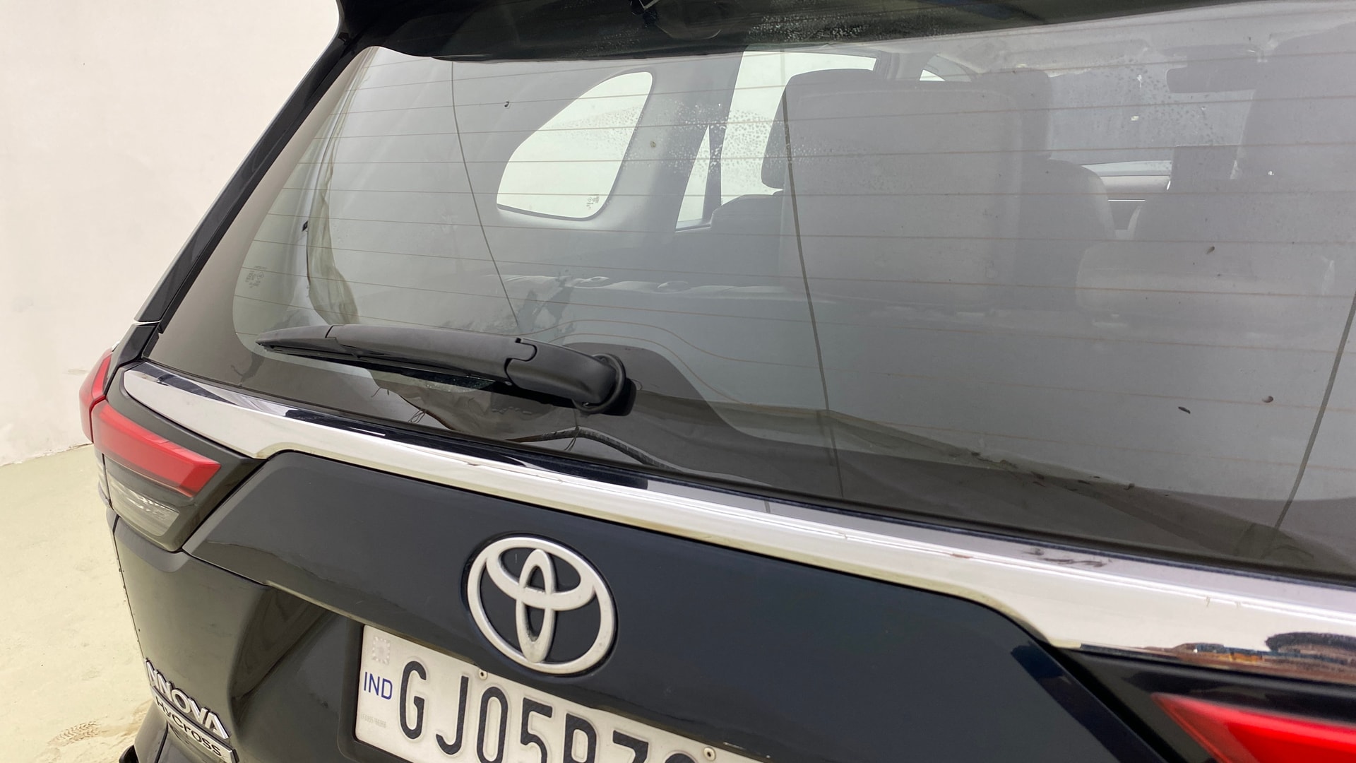 View 2024 Toyota Innova Hycross ZX 7 STR Image 25 Used 2024 Toyota Innova Hycross ZX 7 STR Image 25